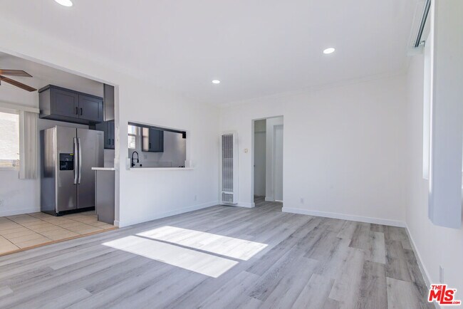 Foto del edificio - 2107 Pullman Ln