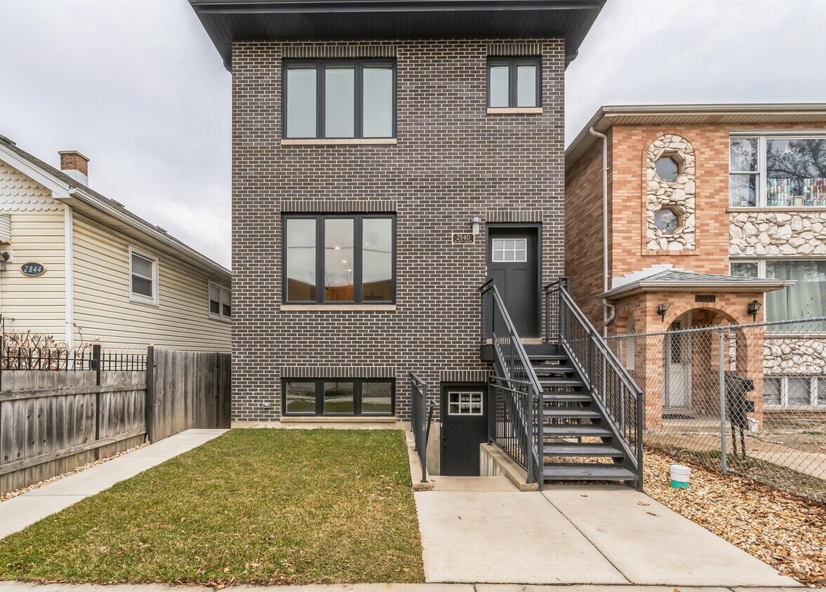 Primary Photo - 2840 W 36th Pl