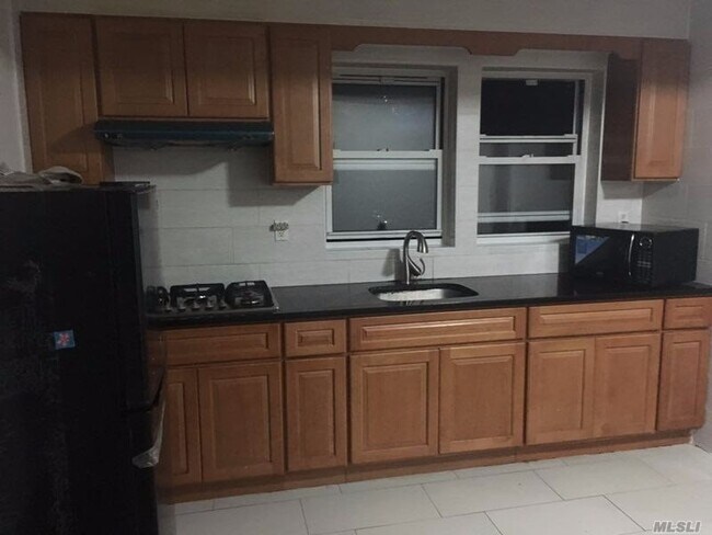Foto del edificio - 55-23 92nd St
