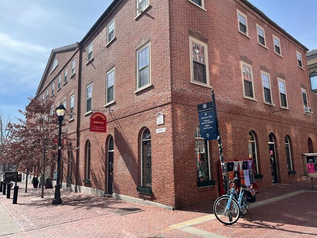 Foto del edificio - 8 central street