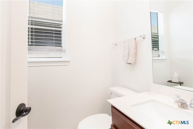Foto del edificio - 661 Bailey Park Dr