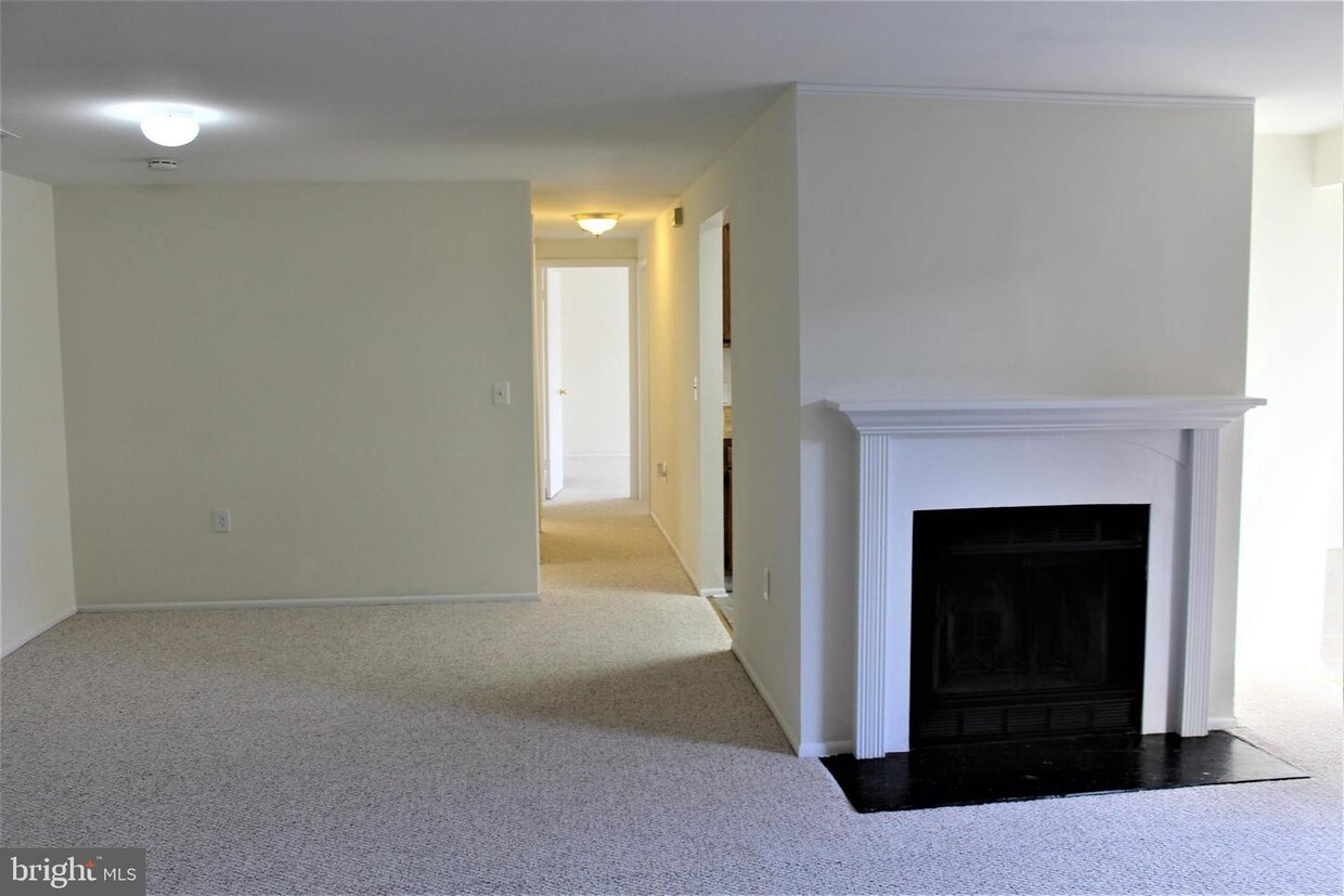 18032 Chalet Dr Unit 26202, Germantown, MD 20874 Condo for Rent in