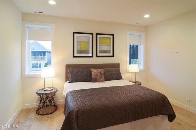 Foto del edificio - 2522 W Addison St