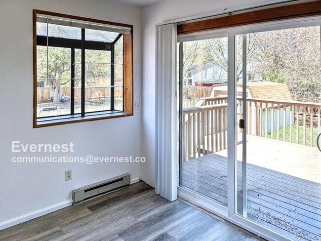 Building Photo - 836 Vanderbilt Ct