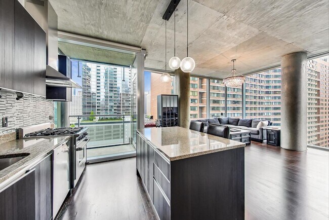 Foto del edificio - 600 N Fairbanks Ct