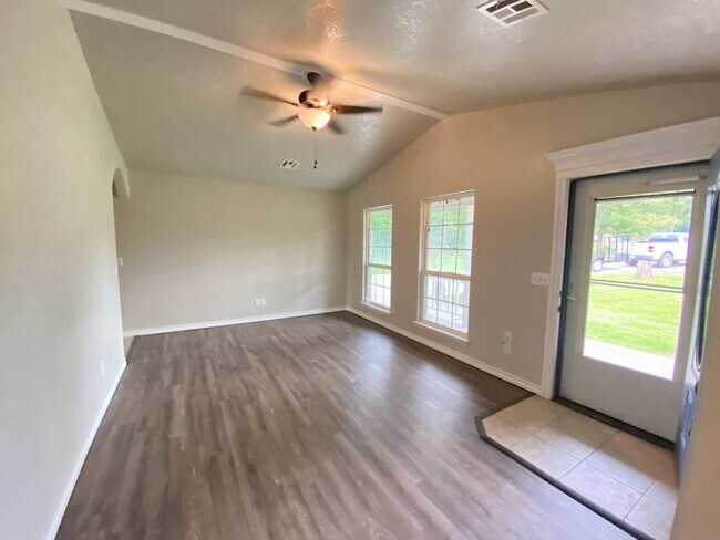 Foto del edificio - 12911 W Southern Oaks St