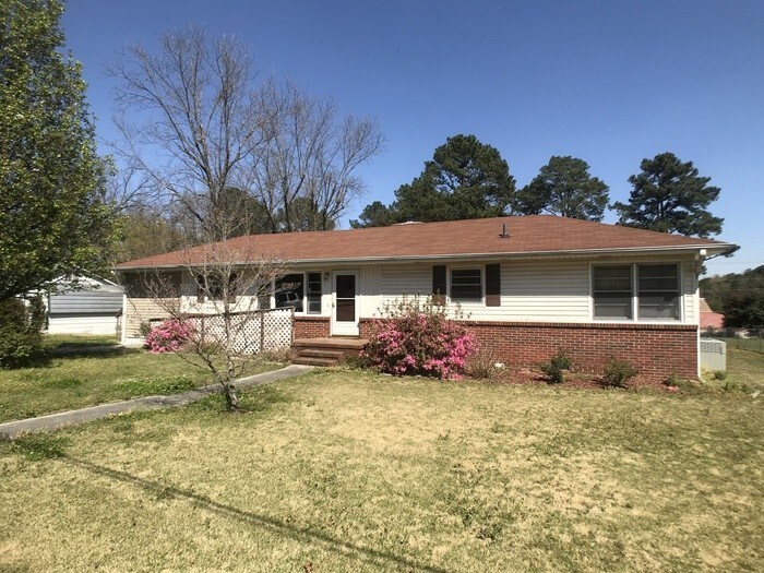 Primary Photo - MOVE IN SPECIAL: 1/2 OFF 1ST MONTHS RENT