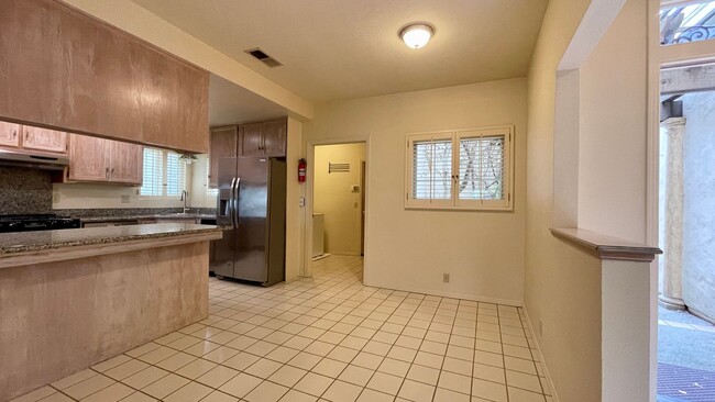 Foto del edificio - Stoneridge Garden Home with Air Conditioning *Available August 2026