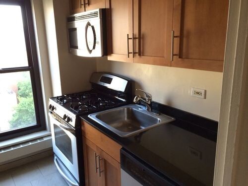 Building Photo - 304 E 51st St