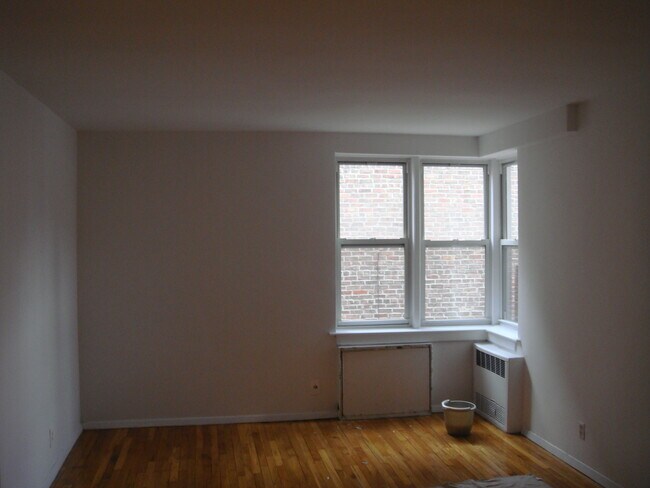 Foto del edificio - 86 W 12th St