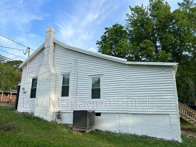 Building Photo - 1615 Vinson Hwy