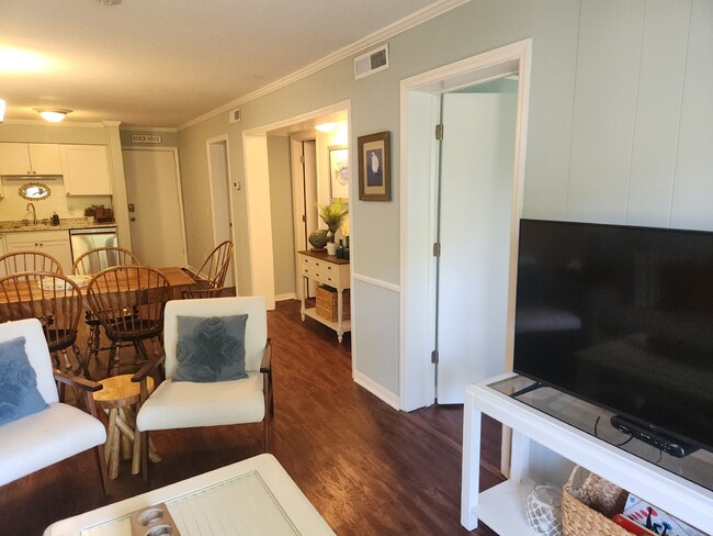 Building Photo - 2 Bedroom Furnished Villa on Hilton Head I...