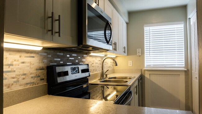 Foto del edificio - 711 SW 75th St