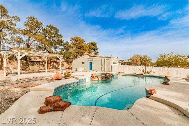 Foto del edificio - 6315 N Park St