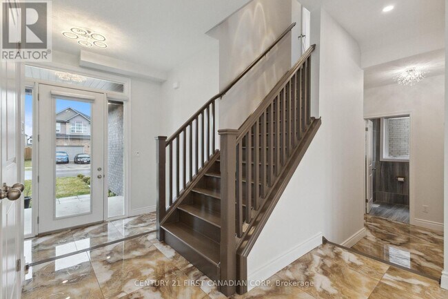 Photo du bâtiment - 1707 Aukett Dr