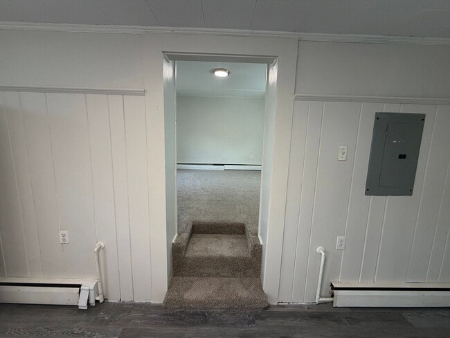 Building Photo - 88 N State St