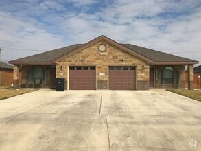 Building Photo - 4601 Skyflower Ln