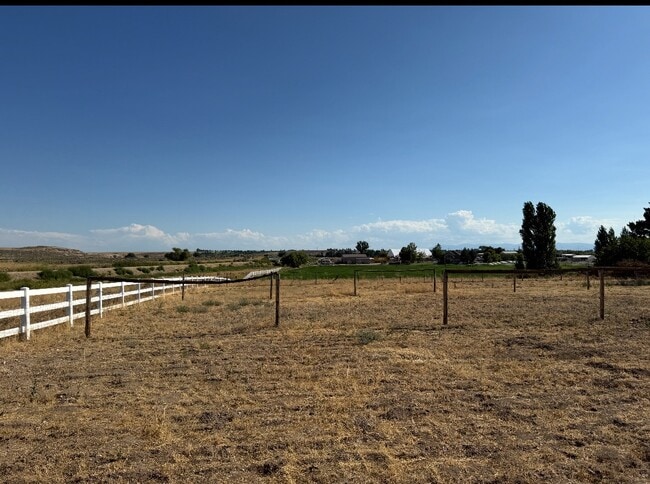 Building Photo - 8300 1/2 Gantz