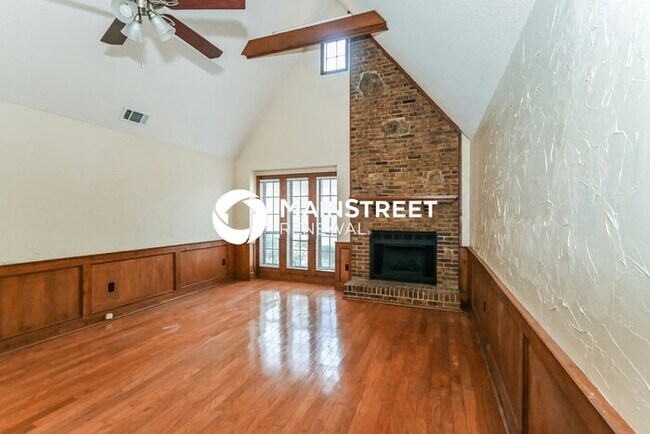 Building Photo - 3 Bedroom Pet-Friendly Home in CORDOVA, TN with Main Street Renewal