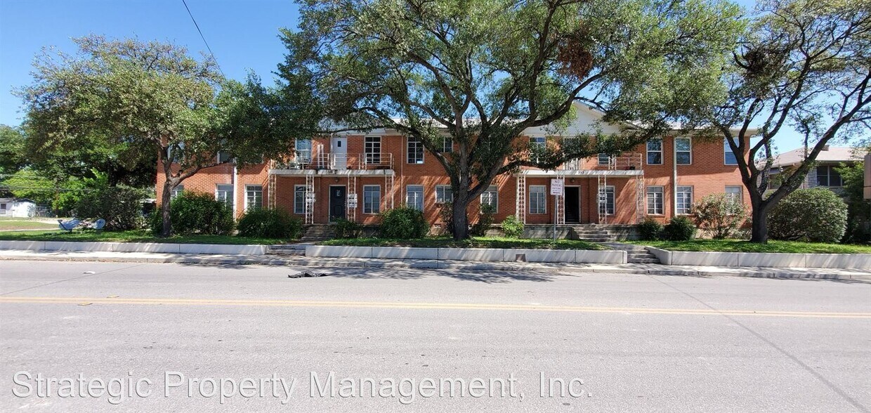Primary Photo - 553-555 Club Dr