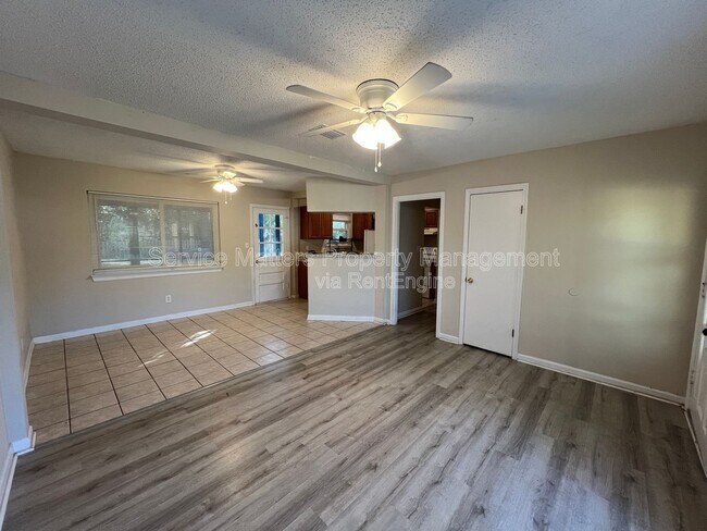 Foto del edificio - 303 Newcastle Dr