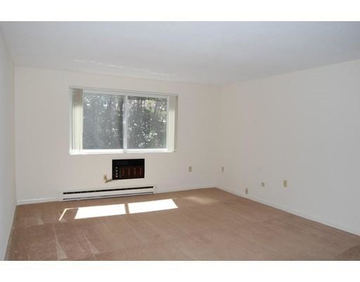 Building Photo - 49 E Meadow Ln