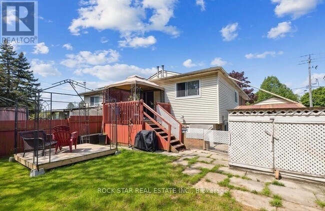 Photo du bâtiment - 203 Commercial St