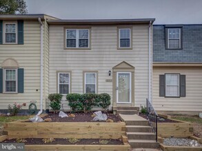Building Photo - 8203 Stationhouse Ct