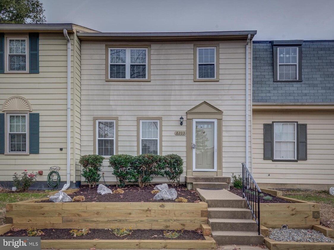 Foto principal - 8203 Stationhouse Ct