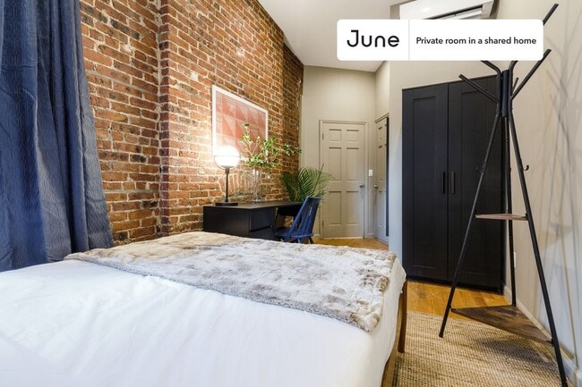 Building Photo - Room in Shared 4 bed/4 bath home in Midtown East