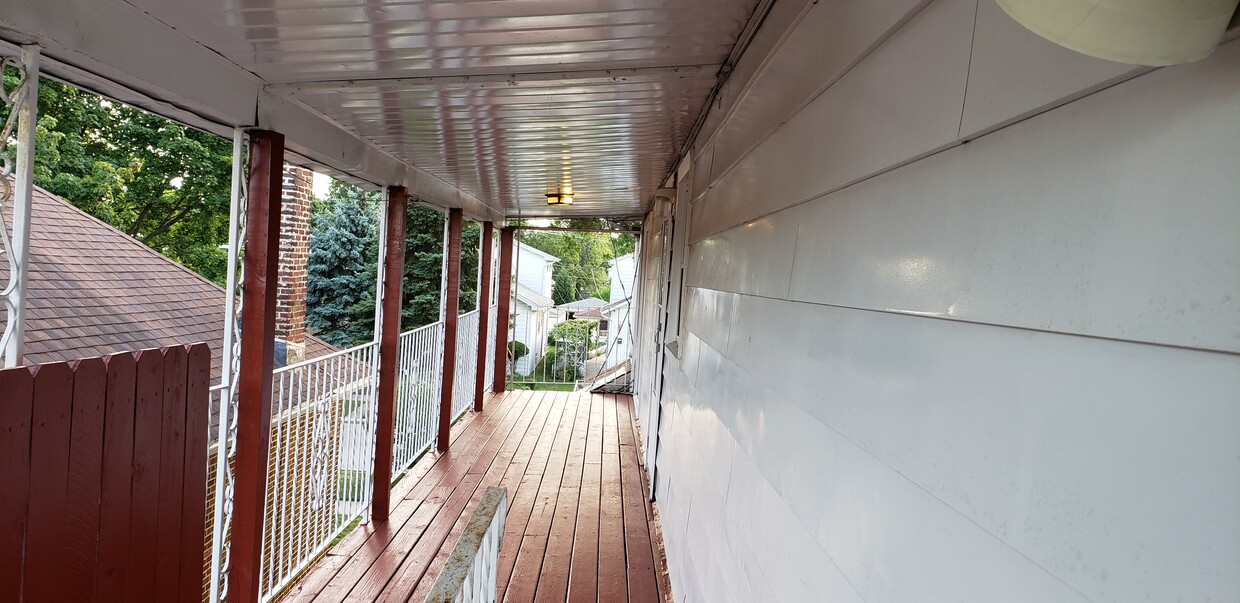 Patio - 1311 N 14th Ave
