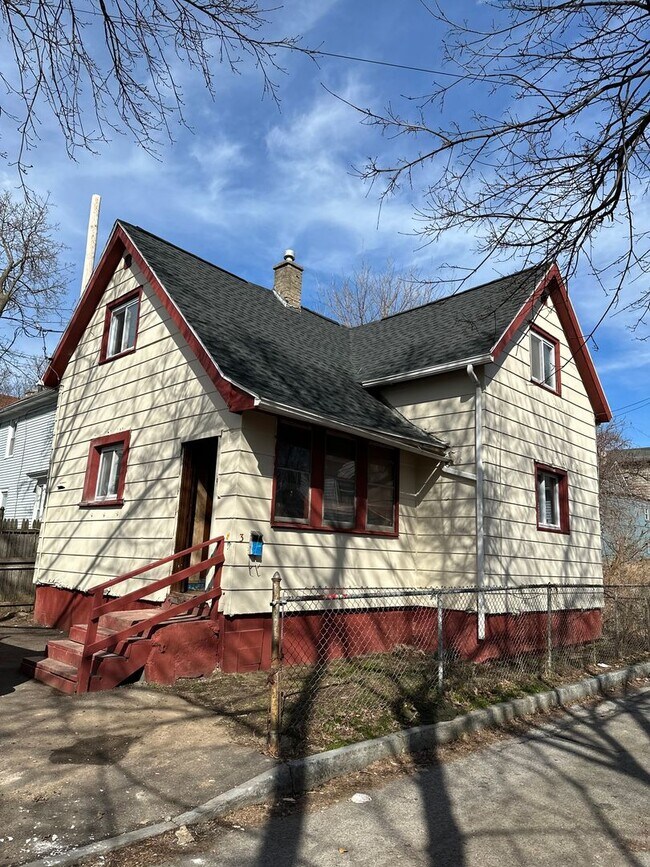 Foto del edificio - YUO WILL FALL IN LOVE WITH THIS COZY HOME !!!