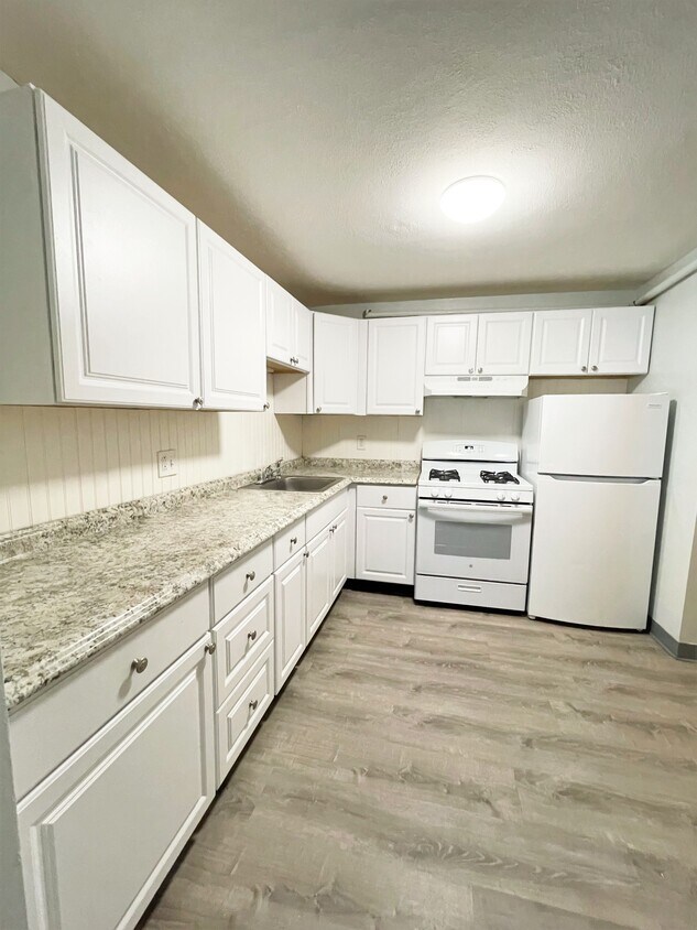 Primary Photo - 211 W Squantum St