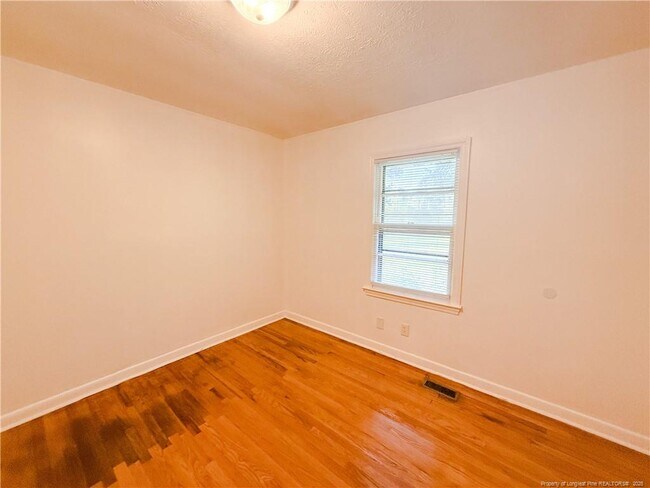 Foto del edificio - 4216 Rosehill Rd