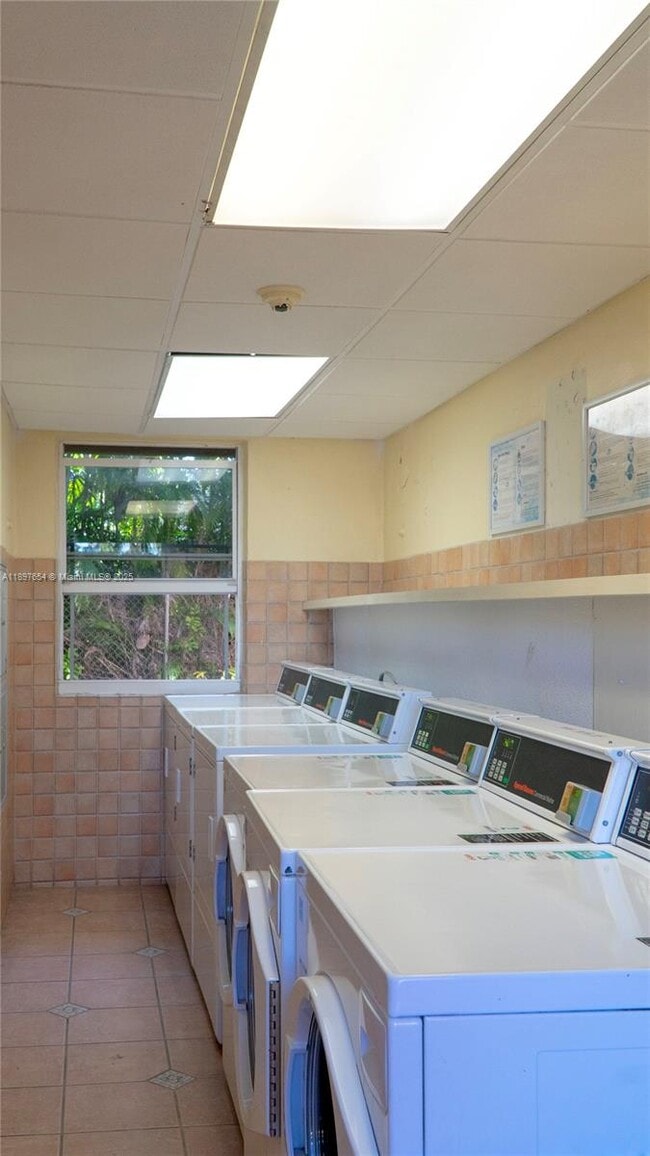 Building Photo - 5990 NE 18th Ave