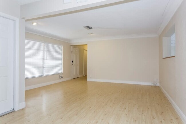 Foto del edificio - 225 NW 78th Ter