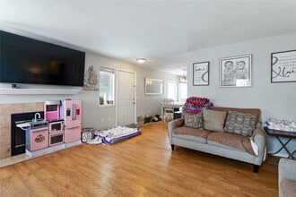Building Photo - 105 Garden Dr