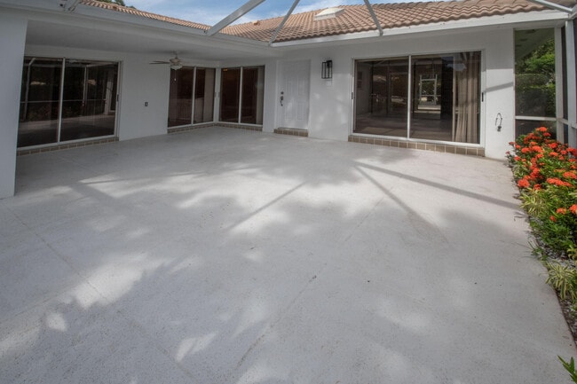 Building Photo - 3604 Pin Oak Ct