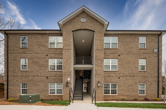 Stella's Place North 2x2 - Stella's Place Apartments: $500 OFF
