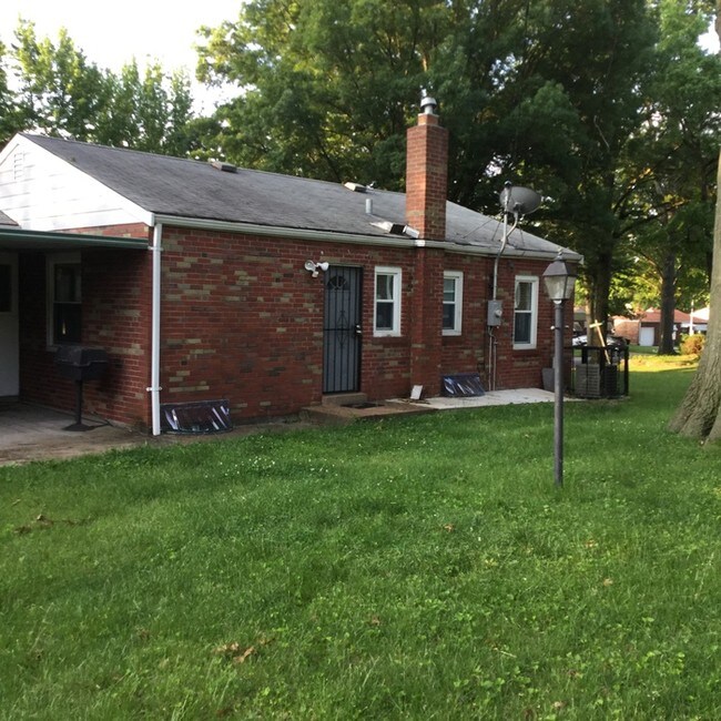 Building Photo - 899 Melvin Ave