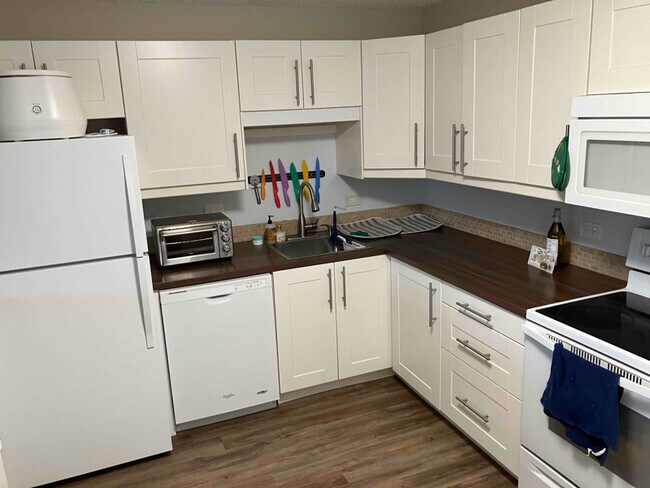 Photo - 555 E 10th Ave Apartment