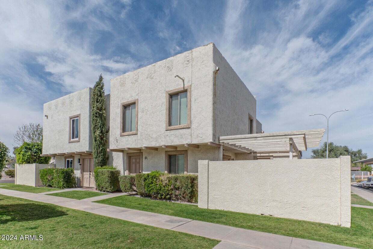 Primary Photo - 7809 E Valley Vista Dr