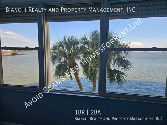 Building Photo - 4525 Cove Cir