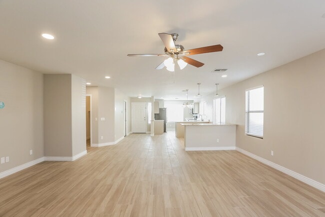Building Photo - 4336 W Maldonado Rd