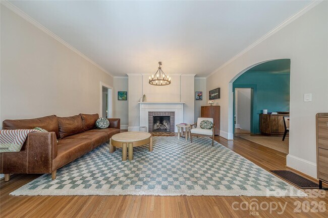 Foto del edificio - 2101 Dartmouth Pl