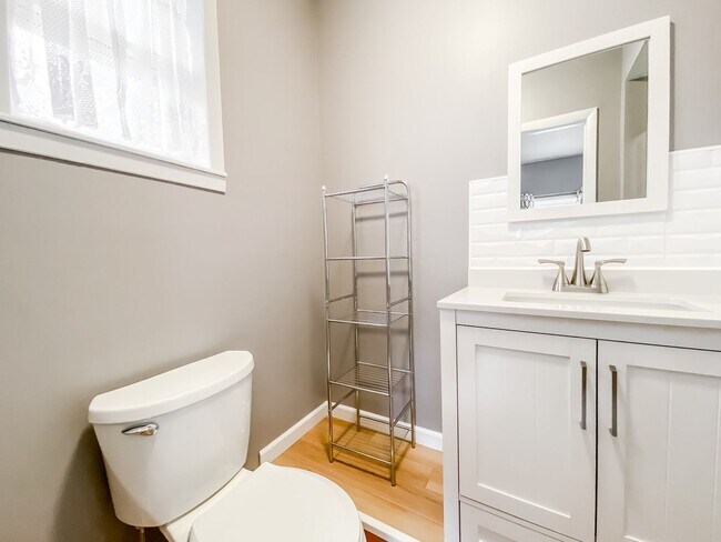 Foto del edificio - Completely Renovated 1 Bed 1 Bath House