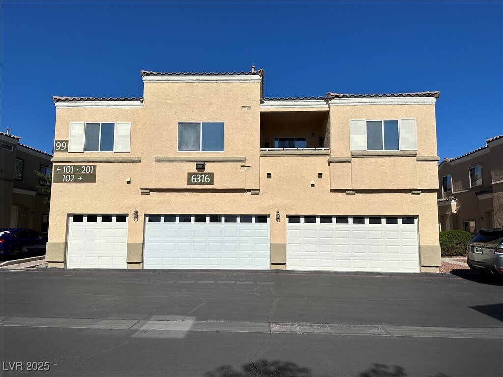 Foto principal - 6316 Desert Leaf St