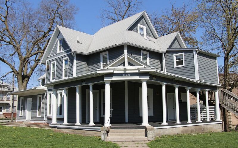 Primary Photo - 1900 7th St
