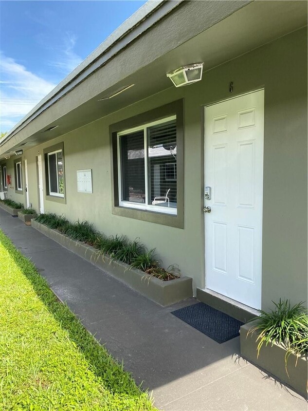 Primary Photo - 1133 NE 16th Ave