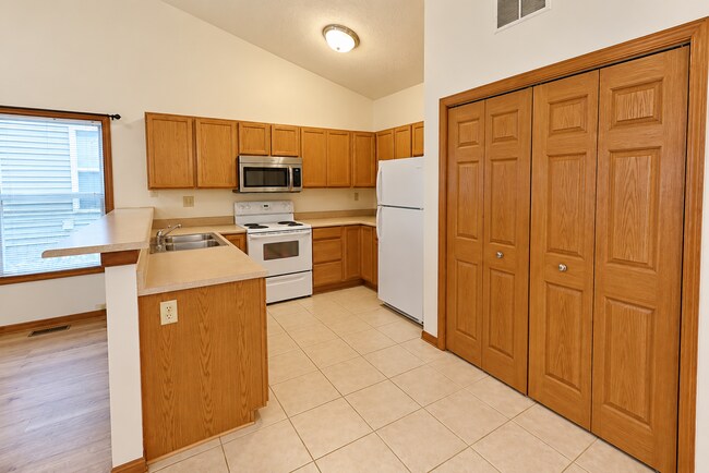 Building Photo - 3907 Ledyard St